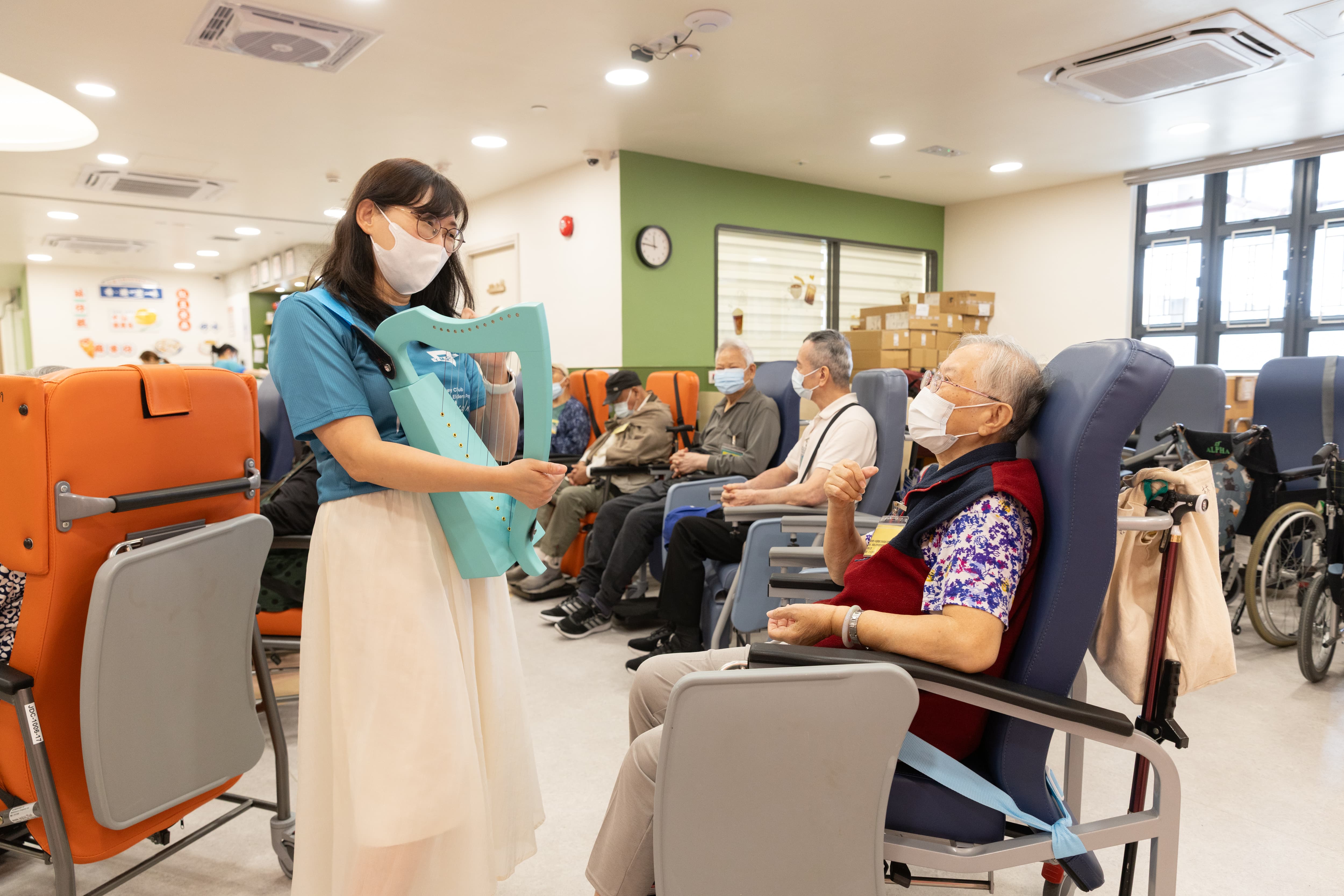 社區及義工服務 - 豎琴療癒